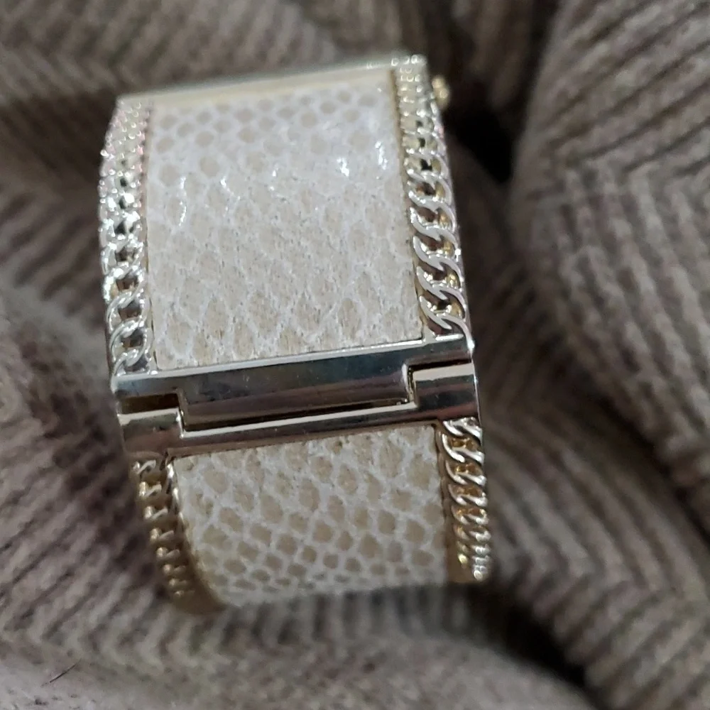 STUDIO TIME QUARTZ WATCH ANIMAL PRINT WIDE CUFF HINGE CREAM GOLD TONE
